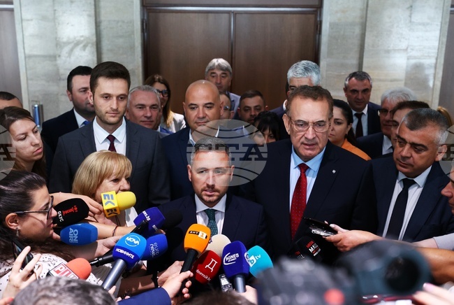 Народни представители - брифинг