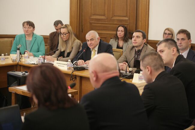 Промени в Закона за семейни помощи за деца прие парламентарната социална комисия на второ четене