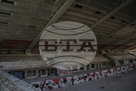 Изоставен плувен комплекс - разруха