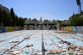 Изоставен плувен комплекс - разруха