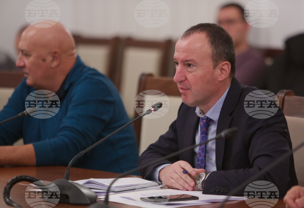 Парламент - Временната комисия за разглеждане на въпросите с недостига и високите цени на дървата
