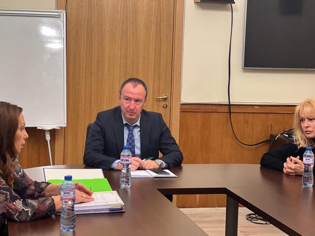 Министерството на земеделието ще подаде искане за финансиране на дейности по  почистване на чашата на язовир Панчарево