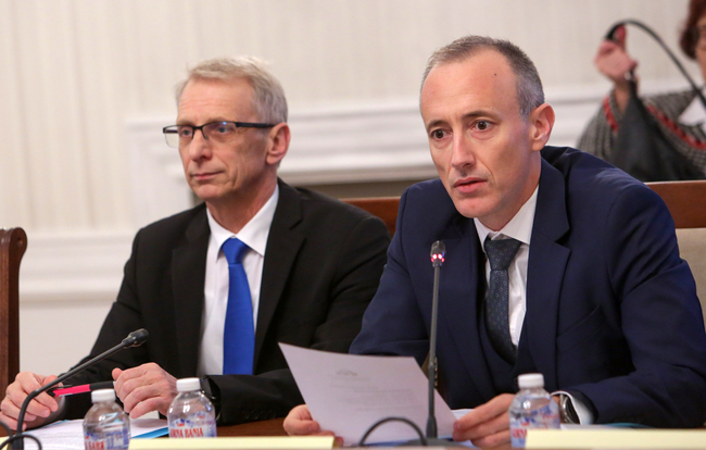 Съвместните интердисциплинарни програми са важни, защото професиите ще изискват повече такива знания, каза Красимир Вълчев