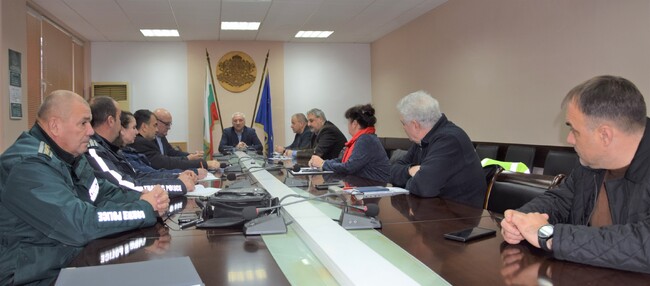 В Областна администрация Видин бяха обсъдени възможности за облекчаване на тежкотоварния трафик в посока изход към Република Румъния