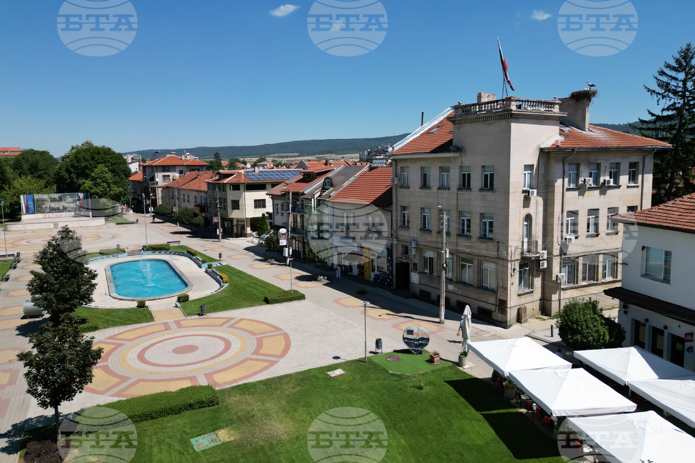 В Бюрото по труда в Ихтиман са обявени свободни работни места за учител, монтажник и двама инженери