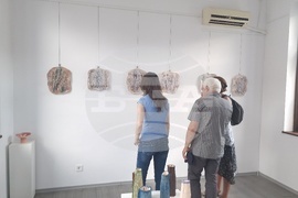 Троян - изложба - Енчо Ганковски - Василена Ганковска - керамика