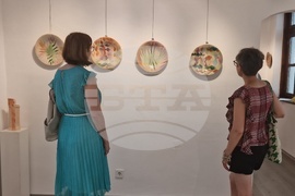 Троян - изложба - Енчо Ганковски - Василена Ганковска - керамика