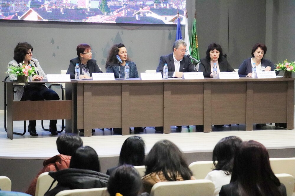 Община Банско: Среща на професионалните гимназии и бизнеса по проблемите на подготовката на кадри