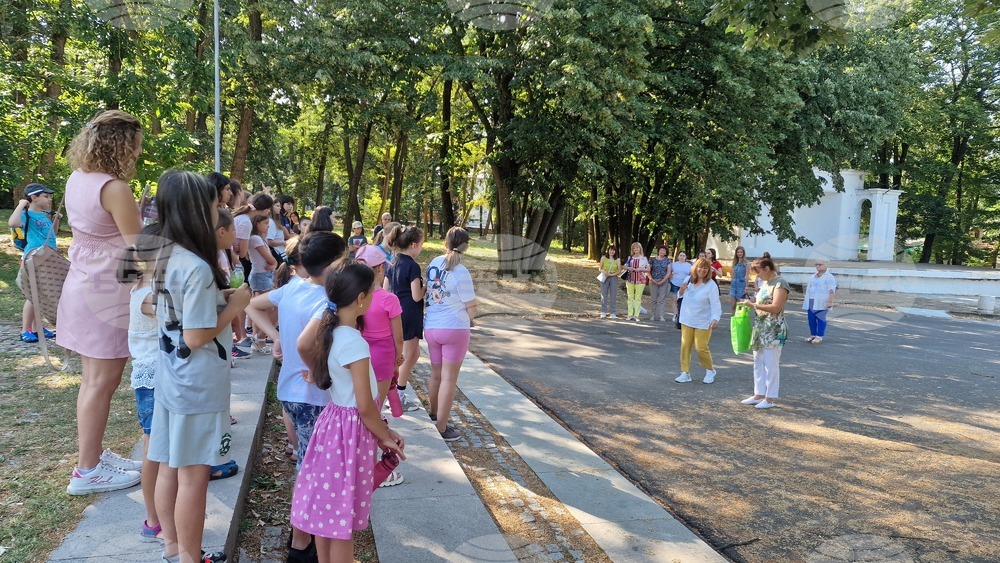 Деца в Разград научиха повече за професиите на полицаи, пожарникари, криминалисти и доброволци от БЧК