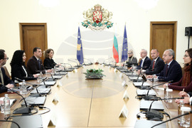 Гълъб Донев - Вьоса Османи-Садриу - среща