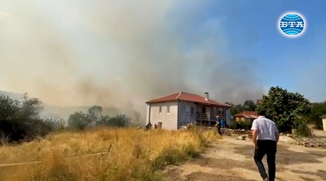 Пожар изпепели повече от 10 къщи в ивайловградското село Горноселци, каза кметът на Ивайловград
