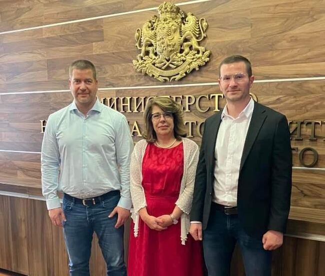 Община Стара Загора: Кметът подписа в МРРБ финансирането на 4 крупни обекта