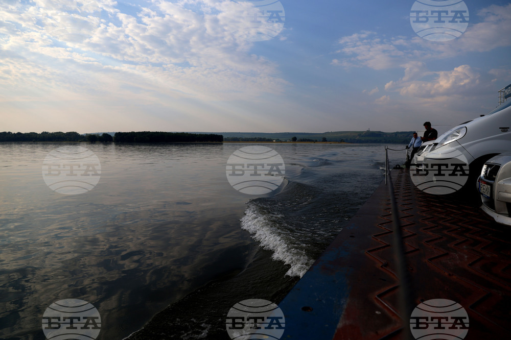 Oryahovo-Bechet Ferry between Bulgaria and Romania Temporarily Closed due to Strong Wind 