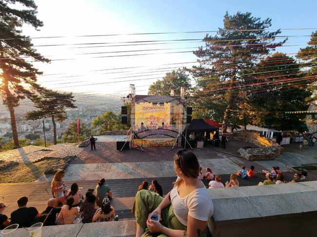 Фестивалът Хисарлъка Experience 2025 продължава с концерт на Владимир Ампов-Графа