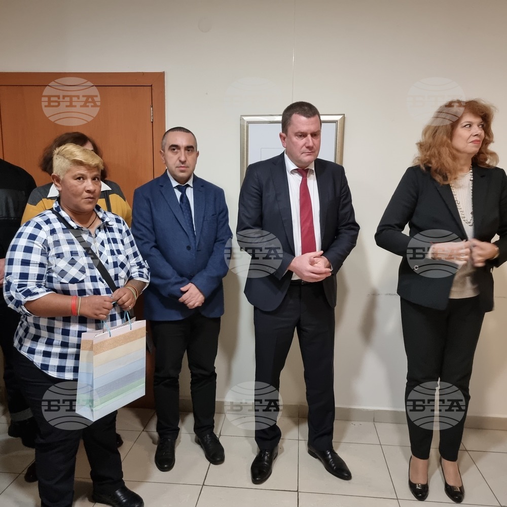 Социалната политика не е подаяния и компенсации, според Илияна Йотова