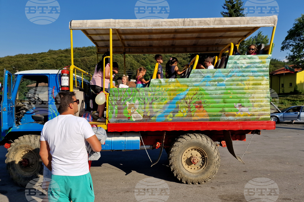 "Сафари" радва жители и гости на самоковско село