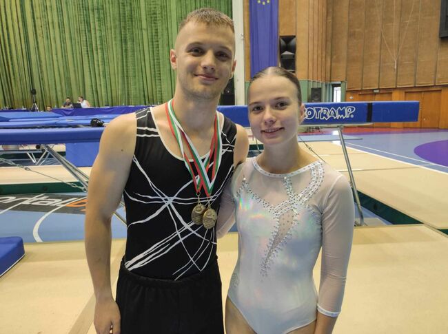 Катерина Кулешова с първа титла от Държавното първенство по скокове на батут, спортистите на Акро-Арт спечелиха отборната титла