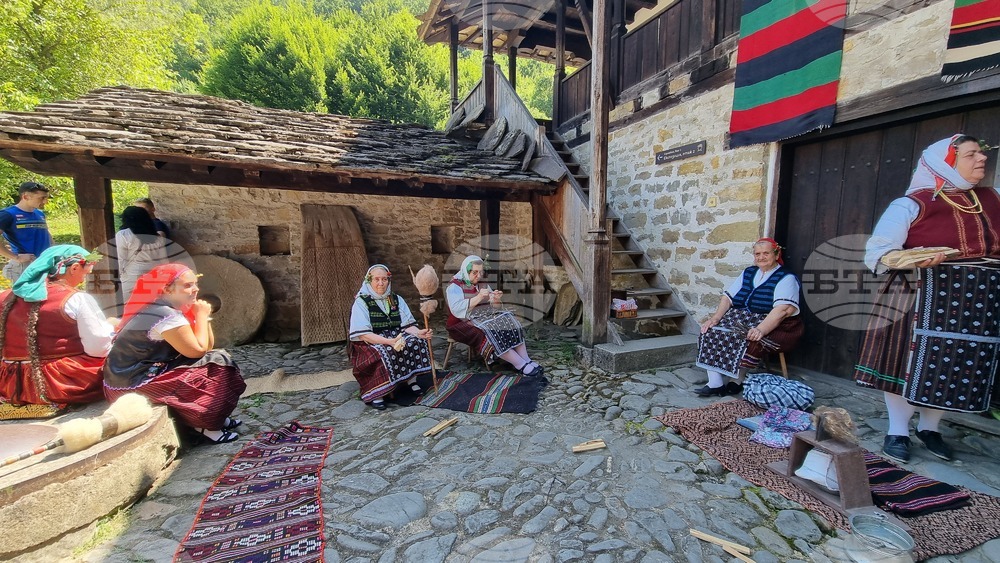 Габрово - обичаи