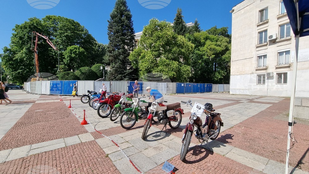 Габрово - изложение - ретро автомобили