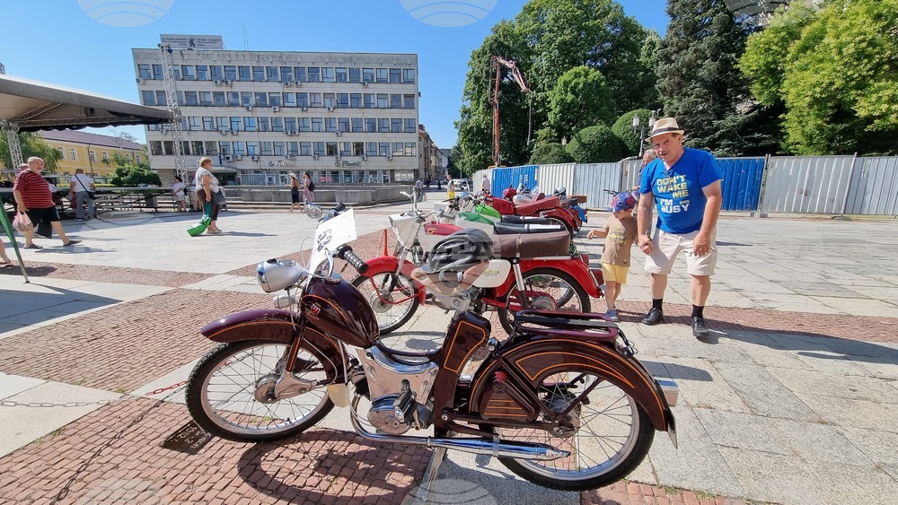 Габрово - изложение - ретро автомобили