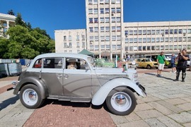 Габрово - изложение - ретро автомобили