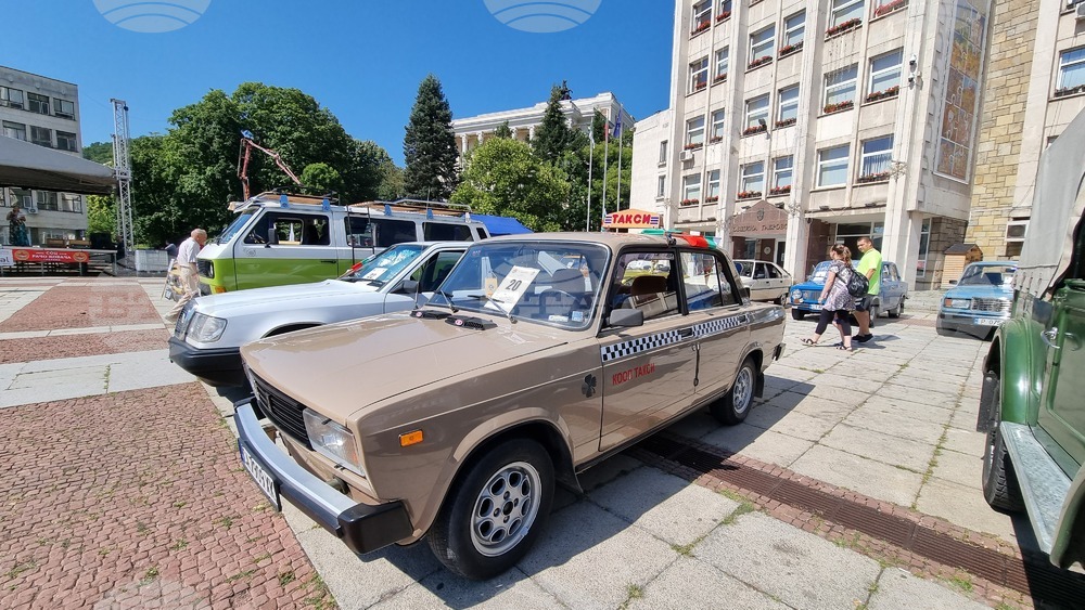 Габрово - изложение - ретро автомобили
