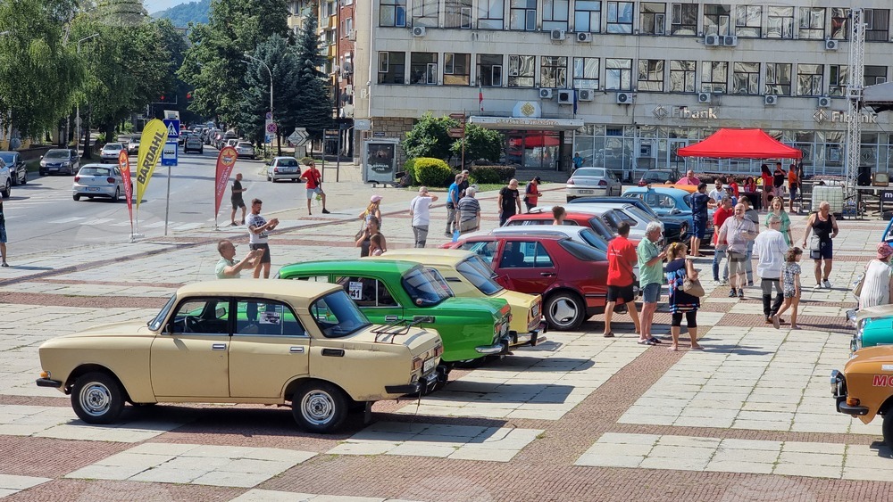 Габрово - изложение - ретро автомобили