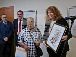 Снимка: Прессекретариат - Вицепрезидентът Илияна Йотова подкрепи третата самостоятелна изложба на Фанка Борисова.