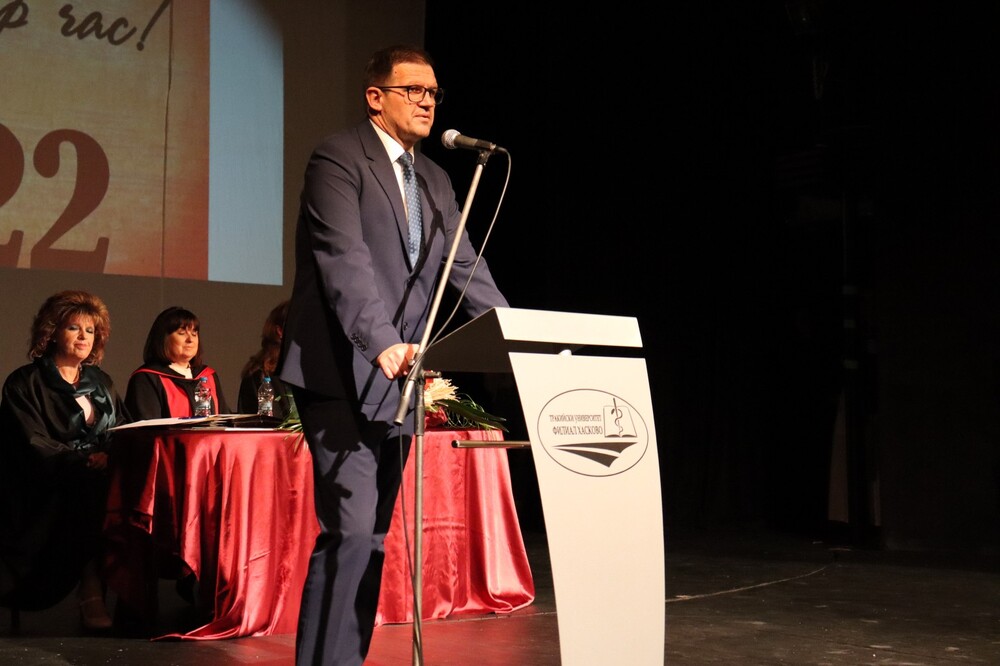 Станислав Дечев към дипломантите от Филиал Хасково на Тракийски университет-Стара Загора: „Пътувайте, дерзайте, успявайте и не забравяйте Хасково“