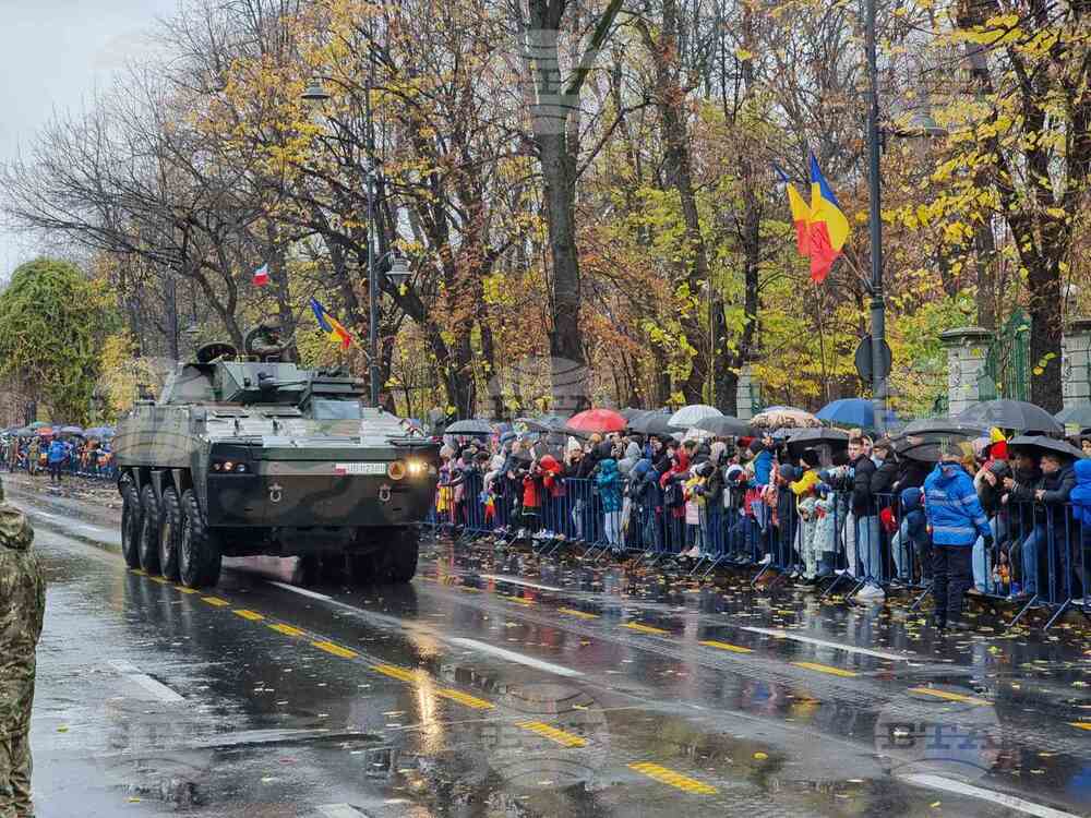 Румъния - Национален празник - Военен парад - 1 декември