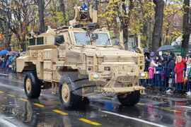Румъния - Национален празник - Военен парад - 1 декември