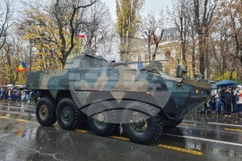 Румъния - Национален празник - Военен парад - 1 декември