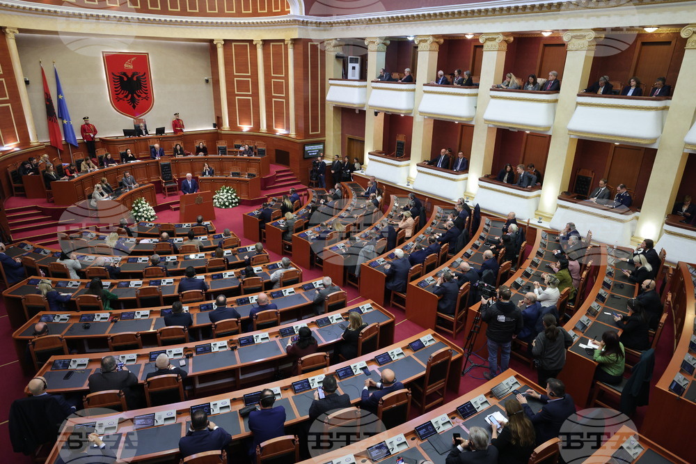 Албанският парламент планира да въведе изкуствен интелект в транскрибирането на речите в него