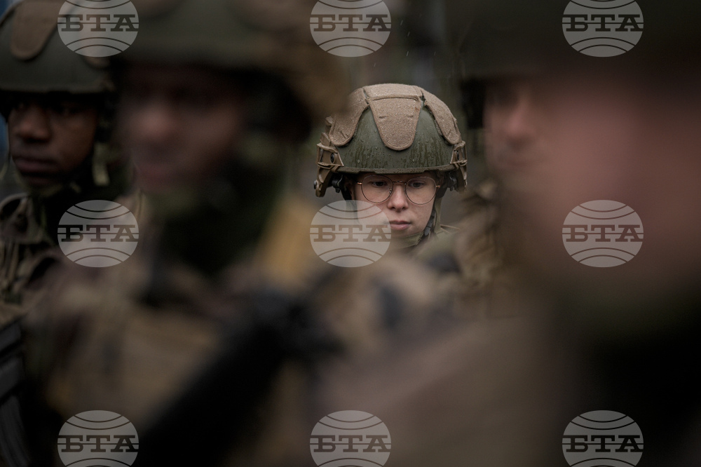 Гърция въвежда доброволна военна служба за жени от 2026 г., обяви гръцкият министър на отбраната 