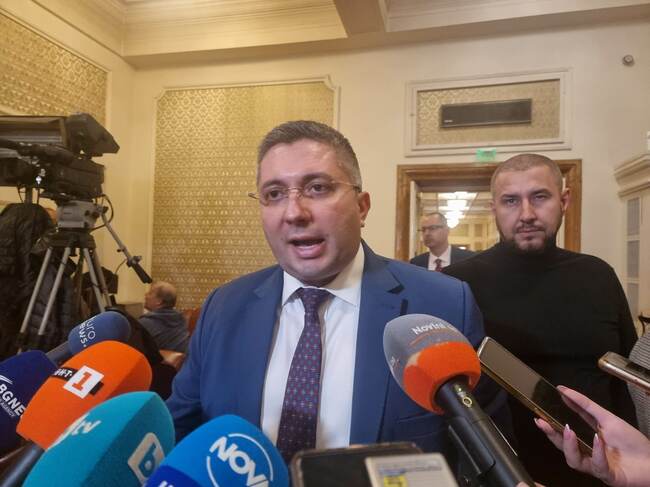 Ще входираме текстове за промяна в Закона за пътищата, каза депутатът и бивш регионален министър Николай Нанков