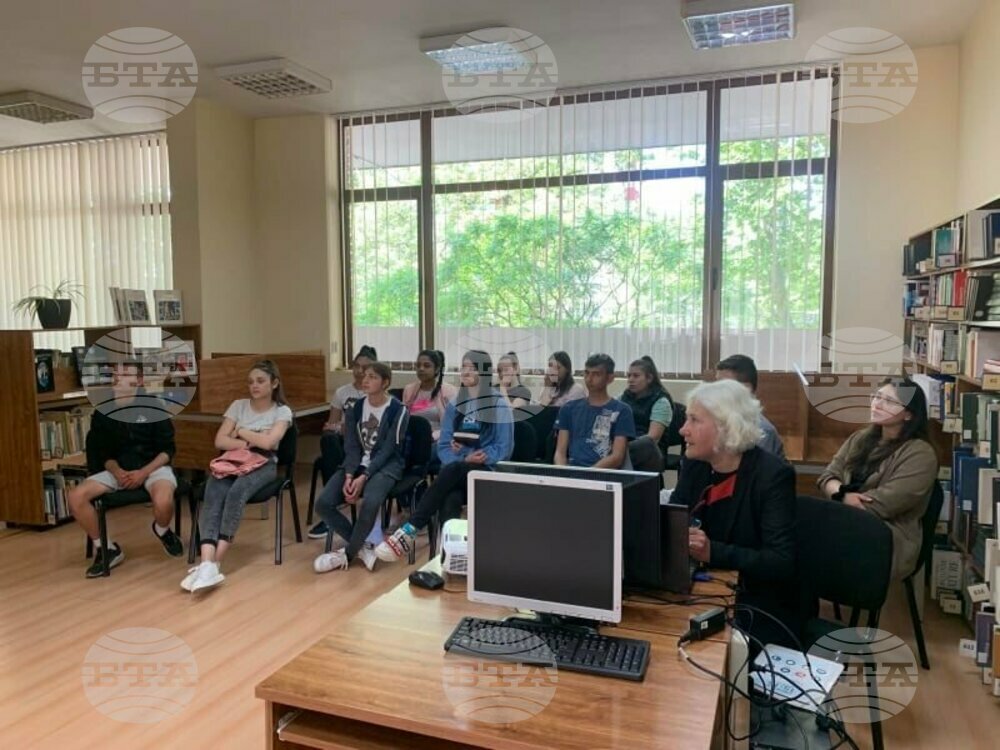 Историята на Плевен и родова памет започнаха да изучават в общинското Средношколско общежитие в областния център