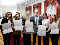 Пощенска марка „20 години благотворителна инициатива „Българската Коледа“ беше валидирана на тържествена церемония в президентската институция