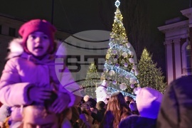 Коледна елха - тържество -  светлини