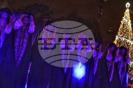 Коледна елха - тържество -  светлини