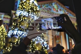 Коледна елха - тържество -  светлини