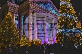 Коледна елха - тържество -  светлини