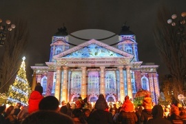 Коледна елха - тържество -  светлини