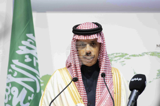 Саудитска Арабия осъжда "по най-строг начин" сухопътната операция на Израел в Газа