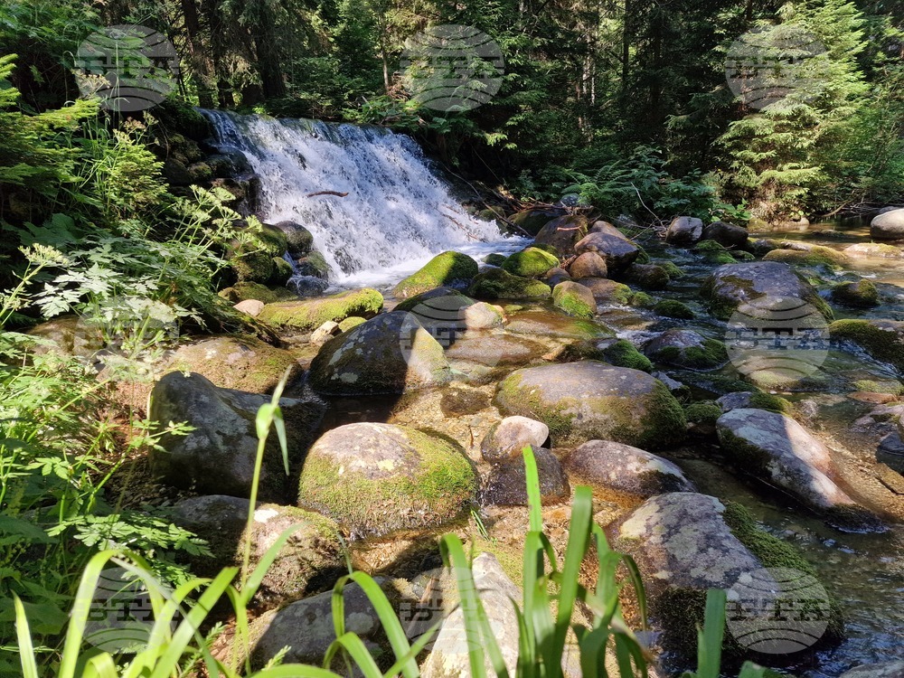 Good Mountain Hiking Conditions on Saturday