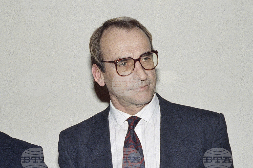 На 90 години почина актьорът Джеймс Сикинг