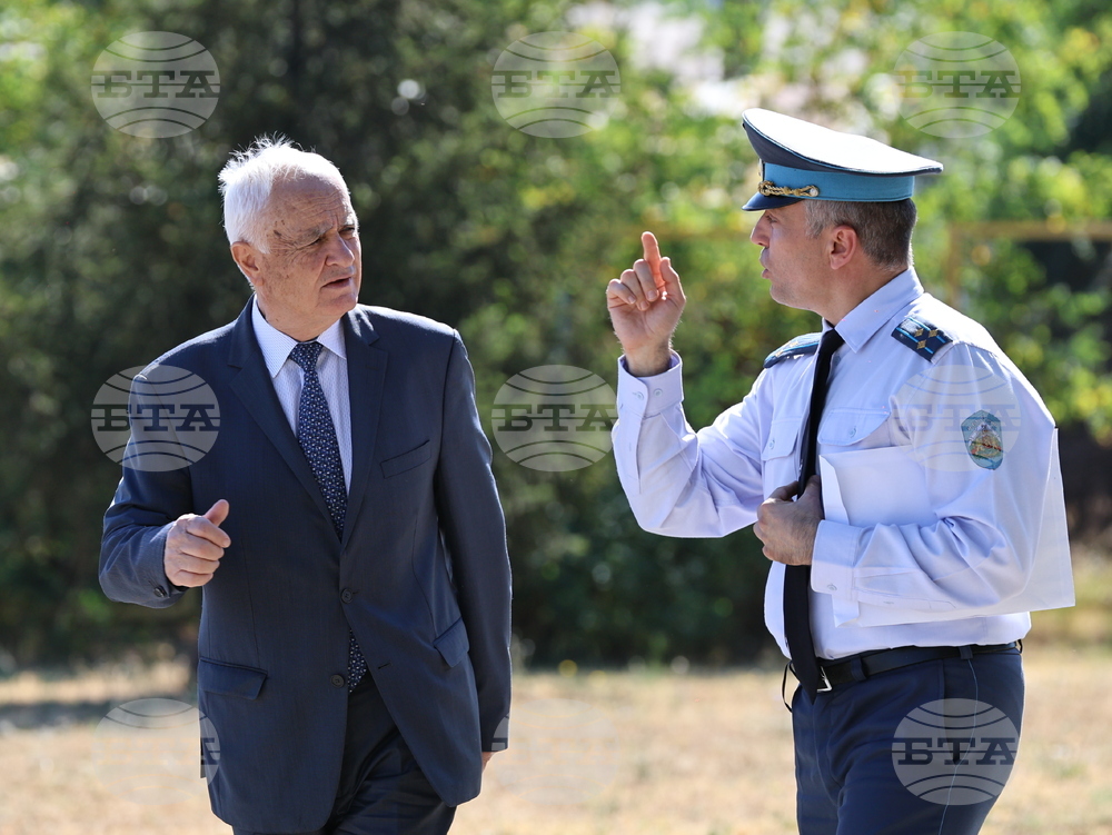 Авиобаза "Граф Игнатиево" - полоса за излитане и кацане - откриване