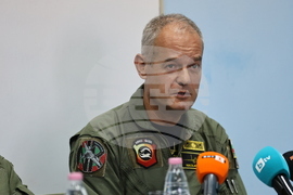 Авиобаза "Граф Игнатиево" - полоса за излитане и кацане - откриване