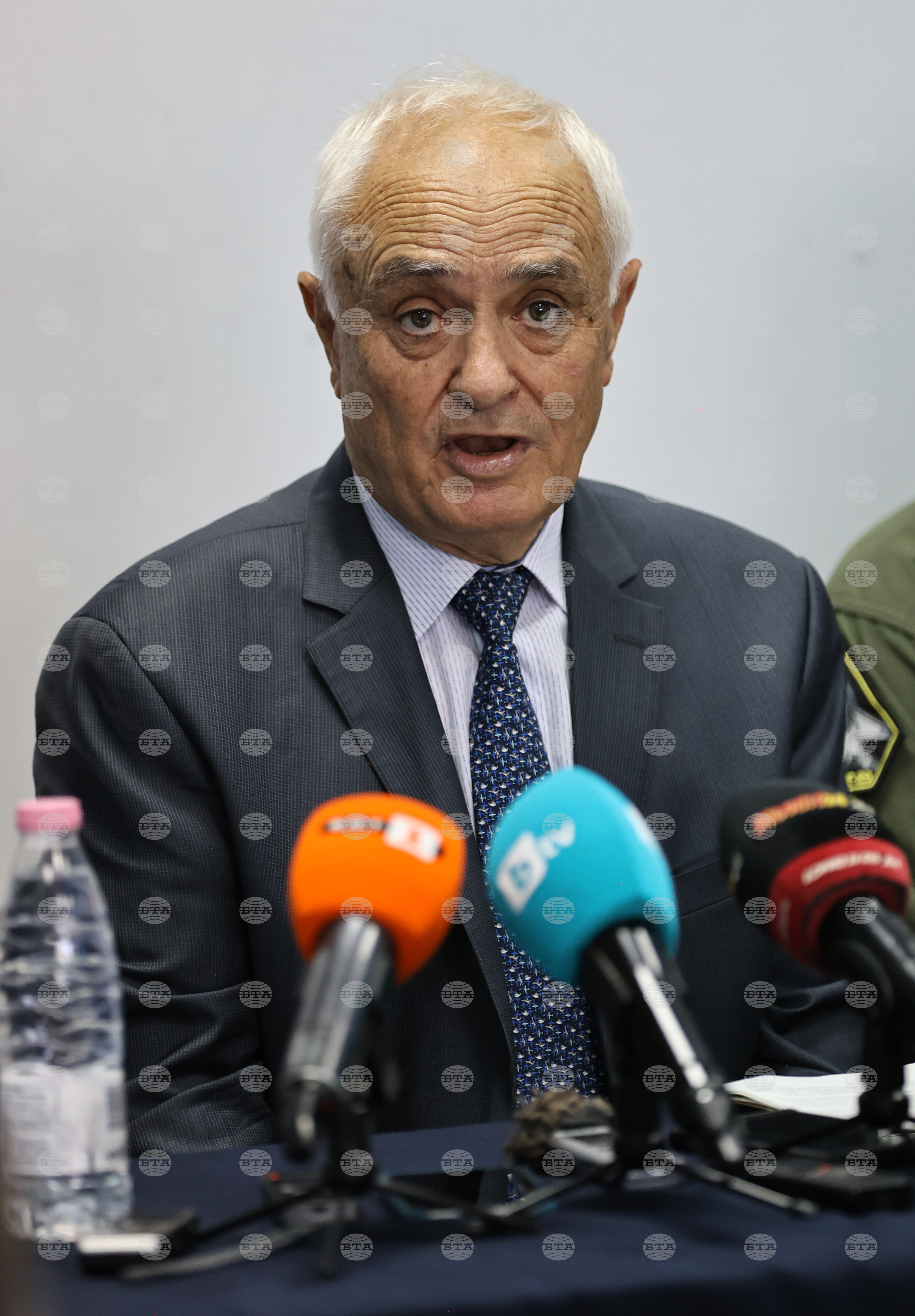 Авиобаза "Граф Игнатиево" - полоса за излитане и кацане - откриване