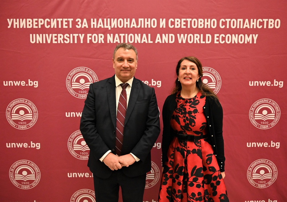 Първата двойна Executive MBA програма между УНСС и Northern Illinois University беше представена в Посолството на САЩ в България 