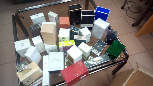 Customs Officers in Sofia Seize Over 15,000 Well-Known Brand Perfumes